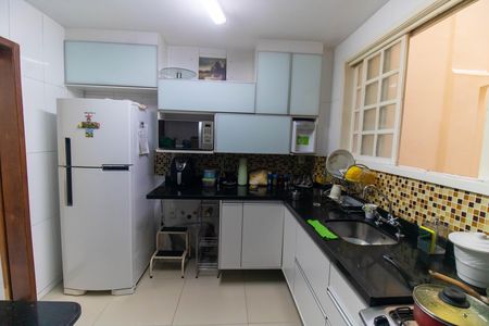 Apartamento à venda com 120m², 3 quartos e 2 vagas Apartamento à venda com 120m², 3 quartos e 2 vagasCozinha
