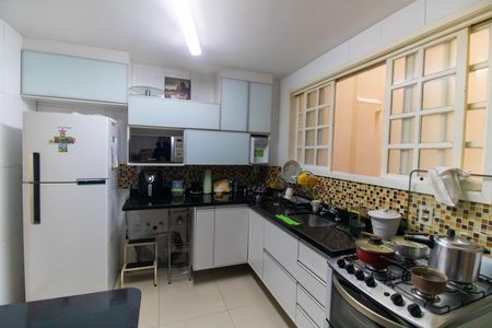 Apartamento à venda com 120m², 3 quartos e 2 vagas Apartamento à venda com 120m², 3 quartos e 2 vagasCozinha