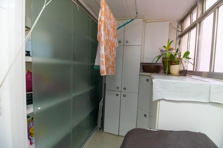 Apartamento à venda com 120m², 3 quartos e 2 vagas Apartamento à venda com 120m², 3 quartos e 2 vagasÁrea de Serviço