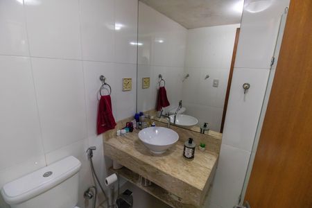 Apartamento à venda com 120m², 3 quartos e 2 vagas Apartamento à venda com 120m², 3 quartos e 2 vagasBanheiro Social