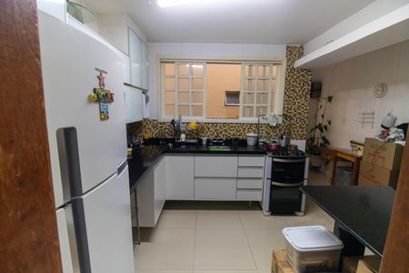 Apartamento à venda com 120m², 3 quartos e 2 vagas Apartamento à venda com 120m², 3 quartos e 2 vagasCozinha