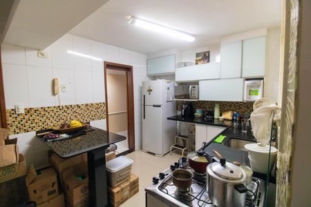 Apartamento à venda com 120m², 3 quartos e 2 vagas Apartamento à venda com 120m², 3 quartos e 2 vagasCozinha