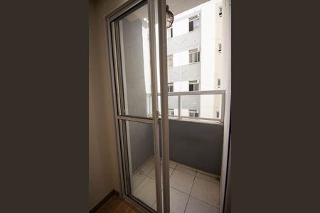 Sala de apartamento para alugar com 2 quartos, 47m² em Lagoinha, São Gonçalo