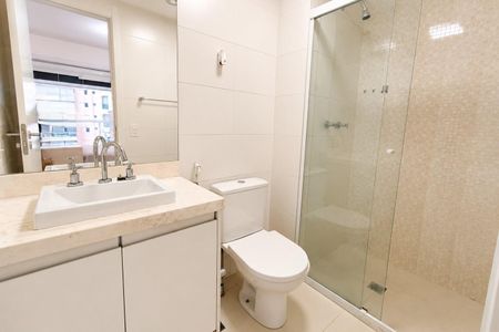 Studio para alugar com 41m², 1 quarto e 1 vaga Studio para alugar com 41m², 1 quarto e 1 vagaBanheiro