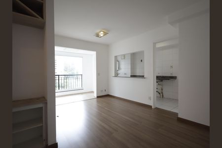 Sala de apartamento para alugar com 3 quartos, 64m² em Vila Suzana, São Paulo