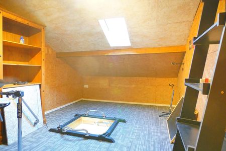 Casa de condomínio à venda com 118m², 3 quartos e 2 vagas Casa de condomínio à venda com 118m², 3 quartos e 2 vagasSolto