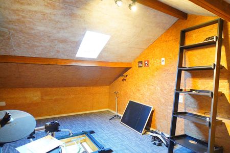 Casa de condomínio à venda com 118m², 3 quartos e 2 vagas Casa de condomínio à venda com 118m², 3 quartos e 2 vagasSolto