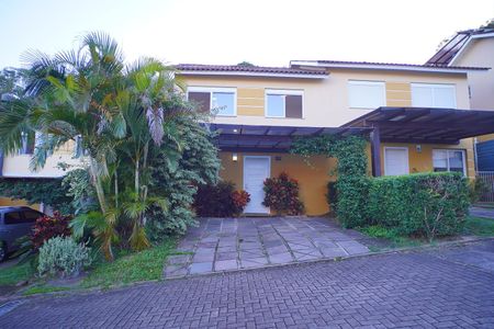 Casa de condomínio à venda com 118m², 3 quartos e 2 vagas Casa de condomínio à venda com 118m², 3 quartos e 2 vagasFachada