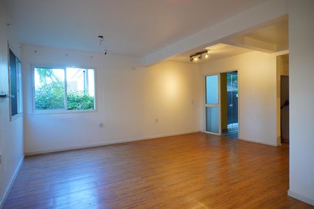 Casa de condomínio à venda com 118m², 3 quartos e 2 vagas Casa de condomínio à venda com 118m², 3 quartos e 2 vagasSala