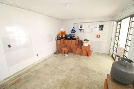Casa para alugar com 300m², 3 quartos e 8 vagasSala Quintal