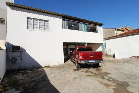 Casa para alugar com 300m², 3 quartos e 8 vagasQuintal