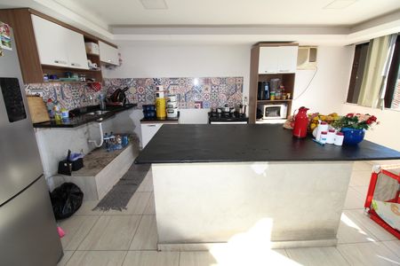 Casa para alugar com 300m², 3 quartos e 8 vagasCozinha