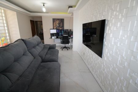 Casa para alugar com 300m², 3 quartos e 8 vagasSala
