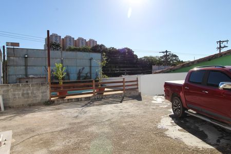 Casa para alugar com 300m², 3 quartos e 8 vagasQuintal