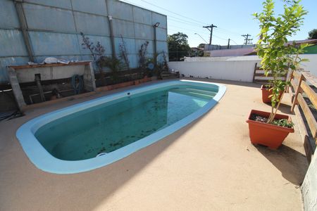 Casa para alugar com 300m², 3 quartos e 8 vagasQuintal