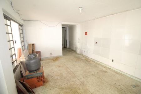 Casa para alugar com 300m², 3 quartos e 8 vagasSala Quintal