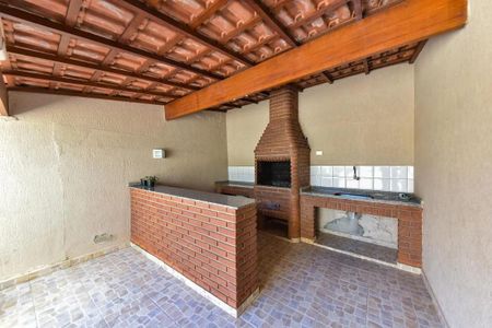 Apartamento à venda com 62m², 2 quartos e 1 vaga Apartamento à venda com 62m², 2 quartos e 1 vagaÁrea comum - Churrasqueira