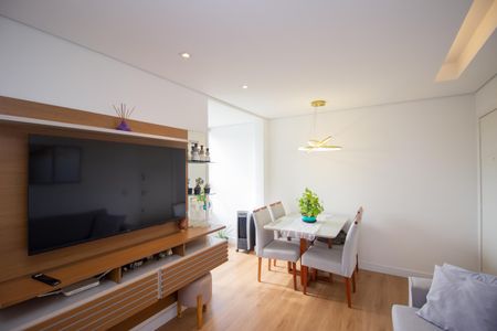 Sala de apartamento à venda com 2 quartos, 55m² em Cabral, Contagem
