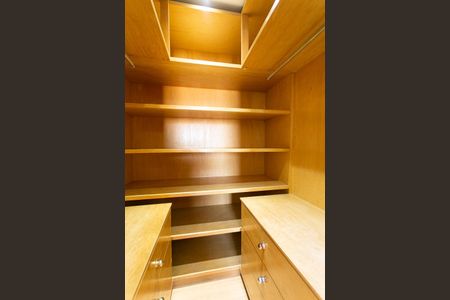 Apartamento para alugar com 112m², 3 quartos e 2 vagas Apartamento para alugar com 112m², 3 quartos e 2 vagasCloset da Suíte