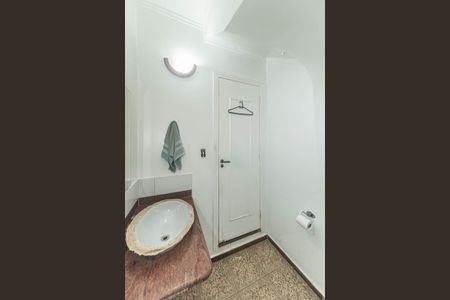 Banheiro de casa para alugar com 1 quarto, 30m² em Jardim Santo Amaro, São Paulo