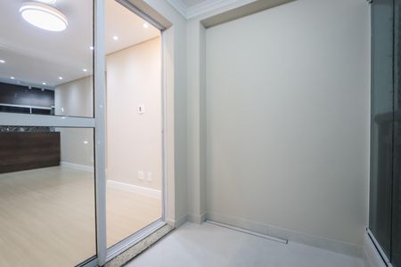 Apartamento à venda com 73m², 3 quartos e 1 vaga Apartamento à venda com 73m², 3 quartos e 1 vagaVaranda