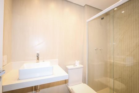 Apartamento à venda com 73m², 3 quartos e 1 vaga Apartamento à venda com 73m², 3 quartos e 1 vagaBanheiro da Suite