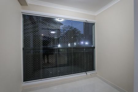 Apartamento à venda com 73m², 3 quartos e 1 vaga Apartamento à venda com 73m², 3 quartos e 1 vagaVaranda