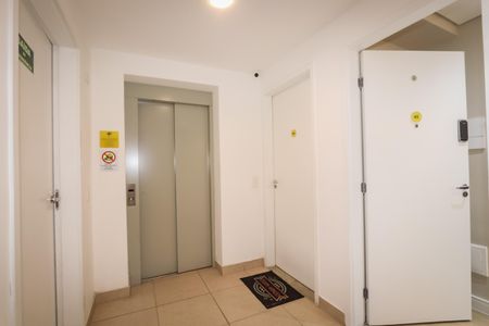 Apartamento à venda com 73m², 3 quartos e 1 vaga Apartamento à venda com 73m², 3 quartos e 1 vagaHall Social