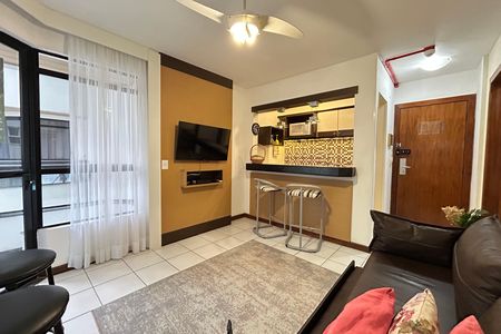 Sala  de apartamento para alugar com 1 quarto, 59m² em Centro, Florianópolis