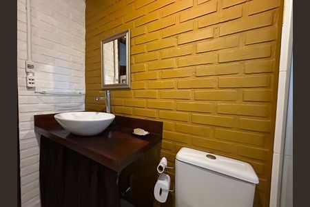 Casa de condomínio para alugar com 1m², 3 quartos e 1 vaga Casa de condomínio para alugar com 1m², 3 quartos e 1 vagaBanheiro