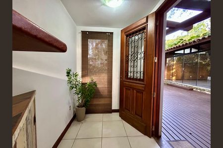 Casa de condomínio para alugar com 1m², 3 quartos e 1 vaga Casa de condomínio para alugar com 1m², 3 quartos e 1 vagaHall de entrada
