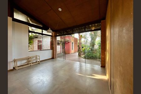 Casa de condomínio para alugar com 1m², 3 quartos e 1 vaga Casa de condomínio para alugar com 1m², 3 quartos e 1 vagaSuíte
