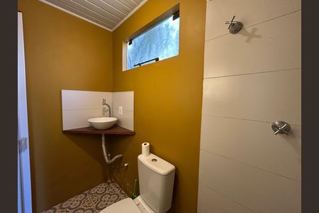 Casa de condomínio para alugar com 1m², 3 quartos e 1 vaga Casa de condomínio para alugar com 1m², 3 quartos e 1 vagaBanheiro suíte