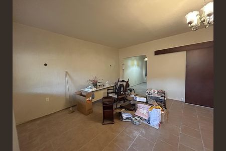 Sala de casa para alugar com 2 quartos, 500m² em Piedade, Rio de Janeiro