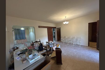 Casa para alugar com 500m², 2 quartos e 3 vagasSala