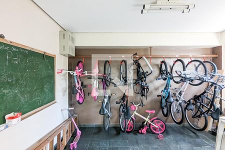 Apartamento para alugar com 76m², 2 quartos e 1 vaga Apartamento para alugar com 76m², 2 quartos e 1 vagaÁrea comum - Bicicletário