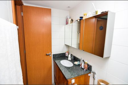 Apartamento à venda com 68m², 2 quartos e 1 vaga Apartamento à venda com 68m², 2 quartos e 1 vagaBanheiro da Suíte