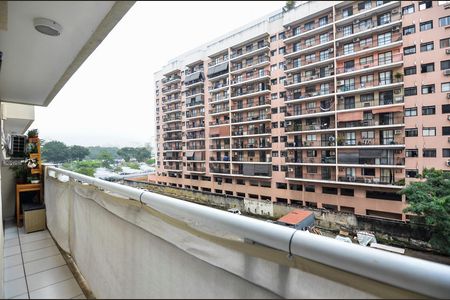 Apartamento à venda com 68m², 2 quartos e 1 vaga Apartamento à venda com 68m², 2 quartos e 1 vagaSala