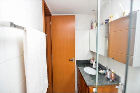 Apartamento à venda com 68m², 2 quartos e 1 vaga Apartamento à venda com 68m², 2 quartos e 1 vagaBanheiro da Suíte