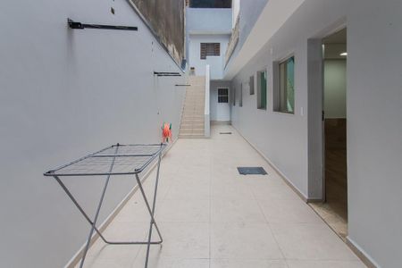 Casa para alugar com 65m², 2 quartos e sem vagaQuintal
