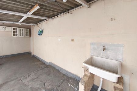 Casa para alugar com 200m², 3 quartos e 2 vagas Casa para alugar com 200m², 3 quartos e 2 vagasQuintal - Área de serviço