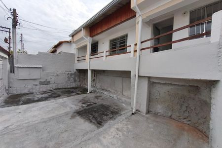 Casa para alugar com 200m², 3 quartos e 2 vagas Casa para alugar com 200m², 3 quartos e 2 vagasQuintal - Garagem