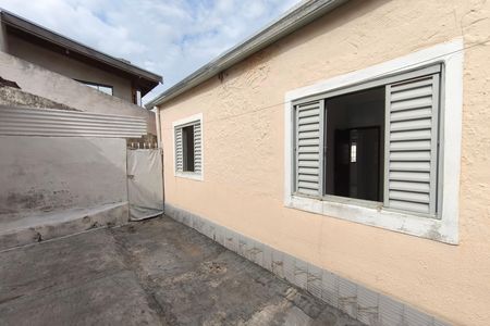 Casa para alugar com 200m², 3 quartos e 2 vagas Casa para alugar com 200m², 3 quartos e 2 vagasQuintal - Área de serviço