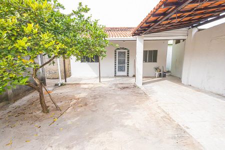 Casa para alugar com 150m², 2 quartos e 3 vagas Casa para alugar com 150m², 2 quartos e 3 vagasvaranda / estacionamento
