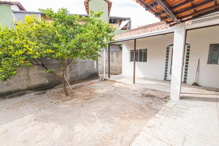 Casa para alugar com 150m², 2 quartos e 3 vagas Casa para alugar com 150m², 2 quartos e 3 vagasvaranda / estacionamento