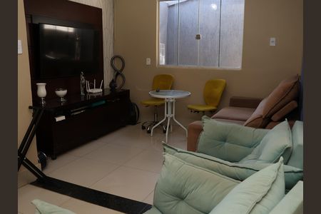 Casa à venda com 4 quartos, 250m² em Vila Bandeirantes, Goiânia