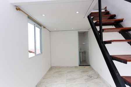 Sala de kitnet/studio para alugar com 1 quarto, 25m² em Campo Limpo, São Paulo