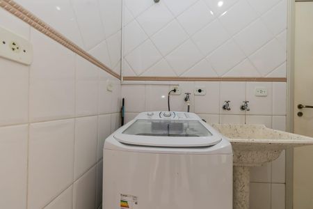 Casa à venda com 360m², 3 quartos e 2 vagas Casa à venda com 360m², 3 quartos e 2 vagasÁrea de Serviço