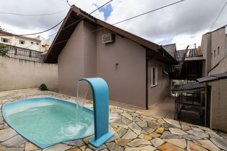 Casa à venda com 360m², 3 quartos e 2 vagas Casa à venda com 360m², 3 quartos e 2 vagasÁrea Externa- Piscina