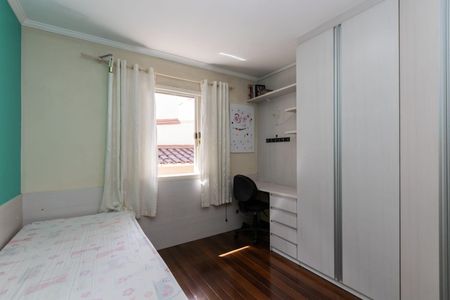 Casa à venda com 360m², 3 quartos e 2 vagas Casa à venda com 360m², 3 quartos e 2 vagasQuarto 2